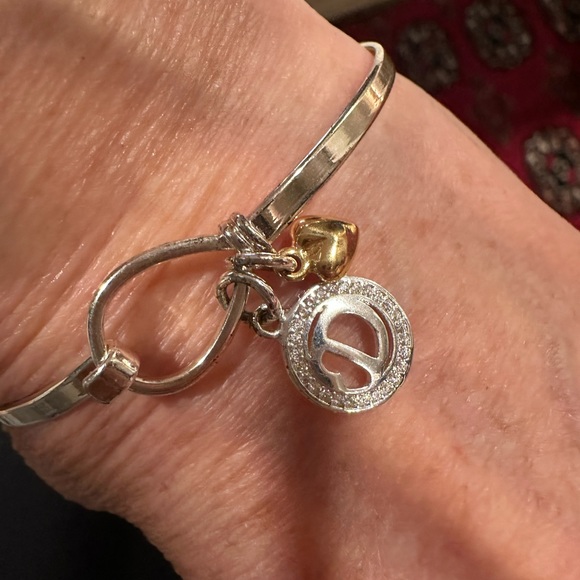 D bracelet - Picture 4 of 4